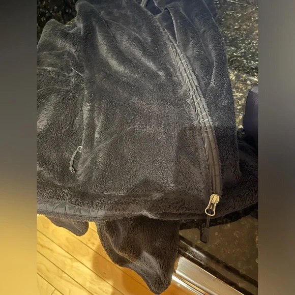 The North Face Women’s Fleece Jacket - Picture 4 of 7